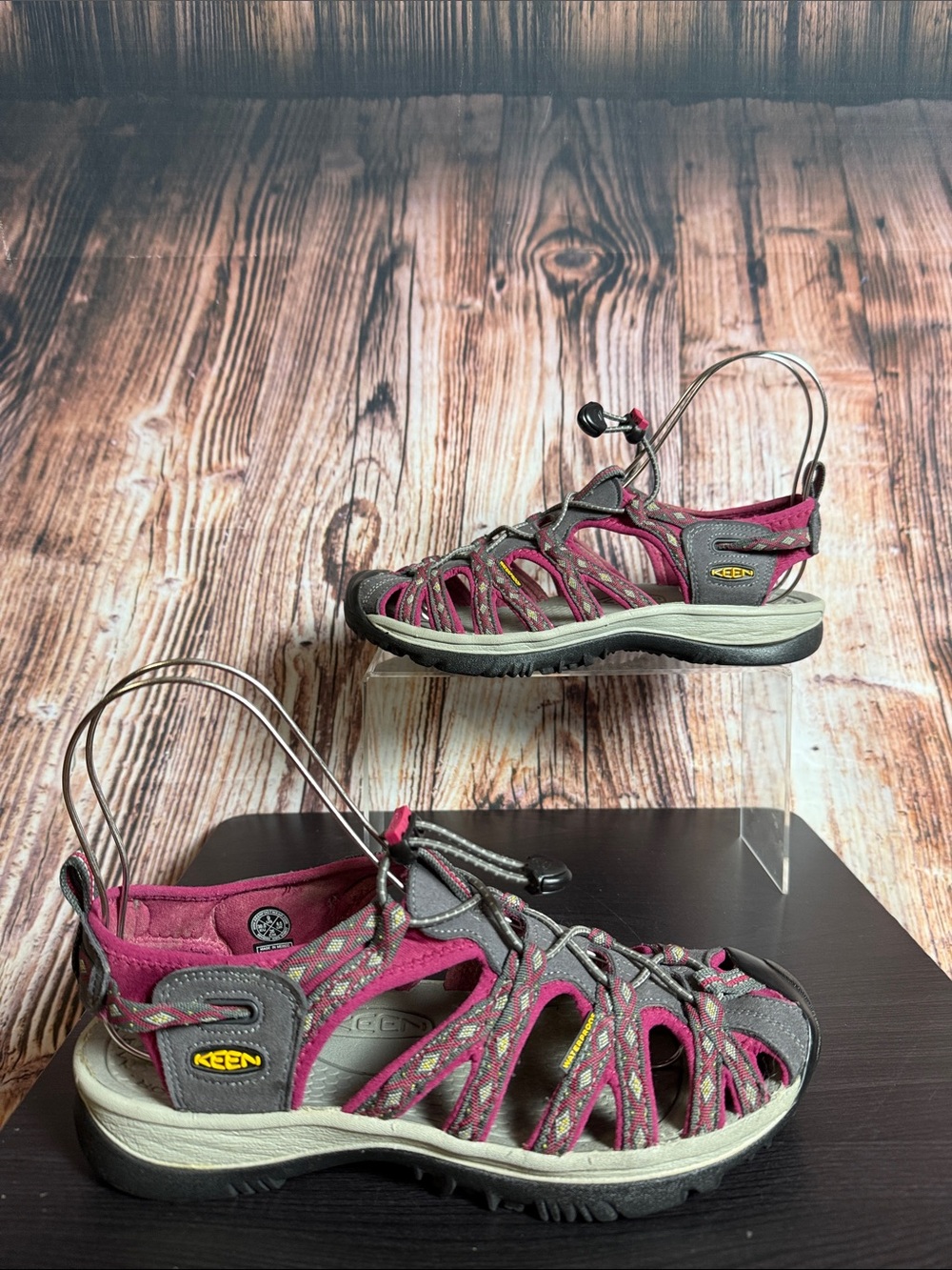 Keen Whisper Sandals Womens Sz 9